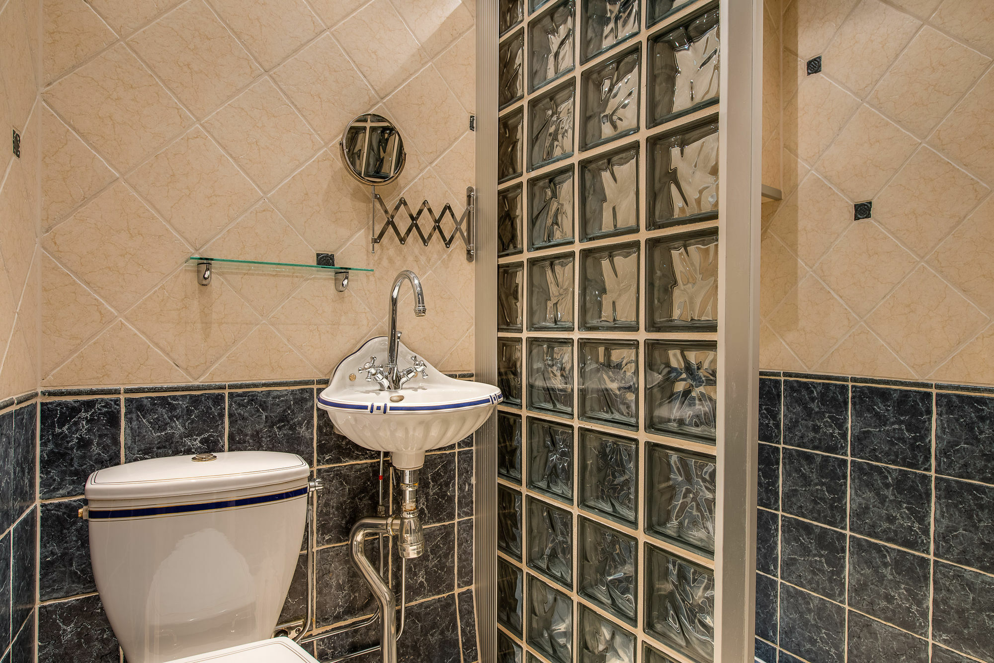 Appart hôtel Lady Hamilton 3*